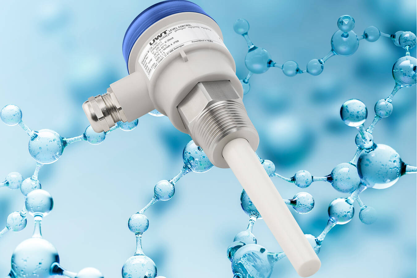 Capacitive level measurement with the robust PPS probe and SensGuard protective sleeve