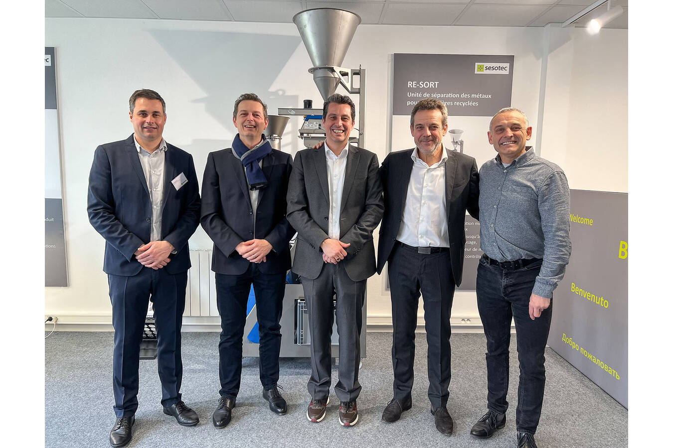 Happy about the new showroom (from left to right) Sesotec Regional Sales Manager Food Benjamin Tual, Managing Director MAT Technologic Laurent Convert, Sesotec Vice President Sales Food Johannes von Stein, Sesotec Area Sales Manager Food Fabrice Deutzer a
