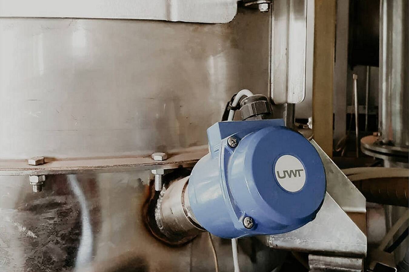 Reliable Point Level Detection for Coffee Filling–with the UWT Sensor Process reliability with varying bulk materials, no need for recalibration. Vibranivo® VN 4020 vibrating level switch: high flexibility and reliable performance