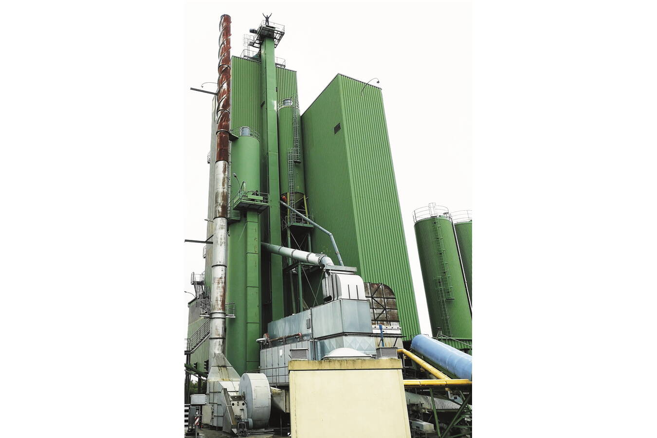 Elevatorchains from FB Ketten with longer service life For many years, FB Ketten has been supplying asphalt-plants with high-quality spare parts for elevators and offering plant audits and wear measurements.