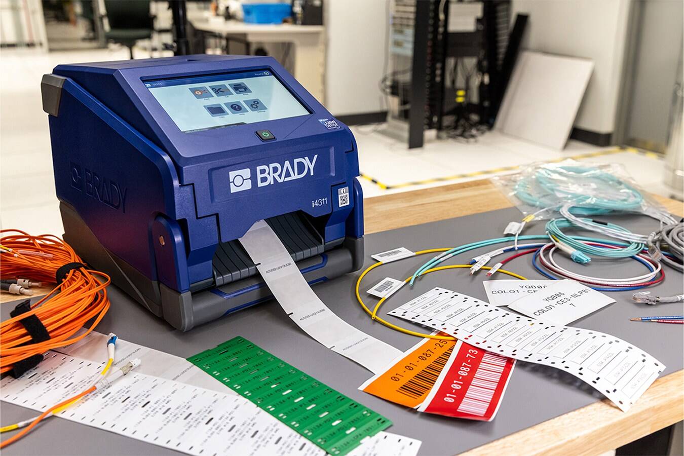 BradyPrinter i4311: Industrial label printing unplugged Print everything you need, where you need it With the first transportable printer to deliver 101.60 mm wide labelling without cords or limits. 